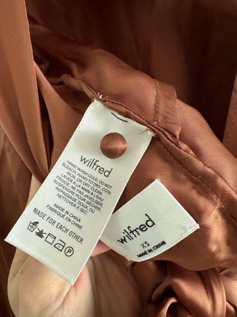 Aritzia Wilfred Leigh Blouse High Shine Backless Satin Brown Copper Size XS - Picture 7 of 8